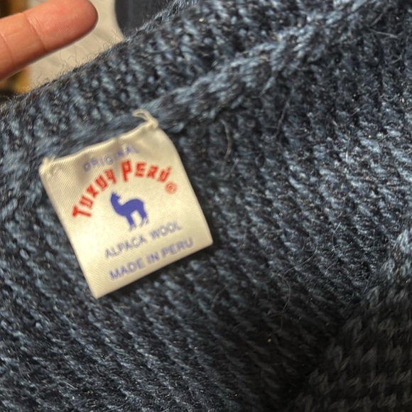 Alpaca Wool Poncho - Picture 6 of 9